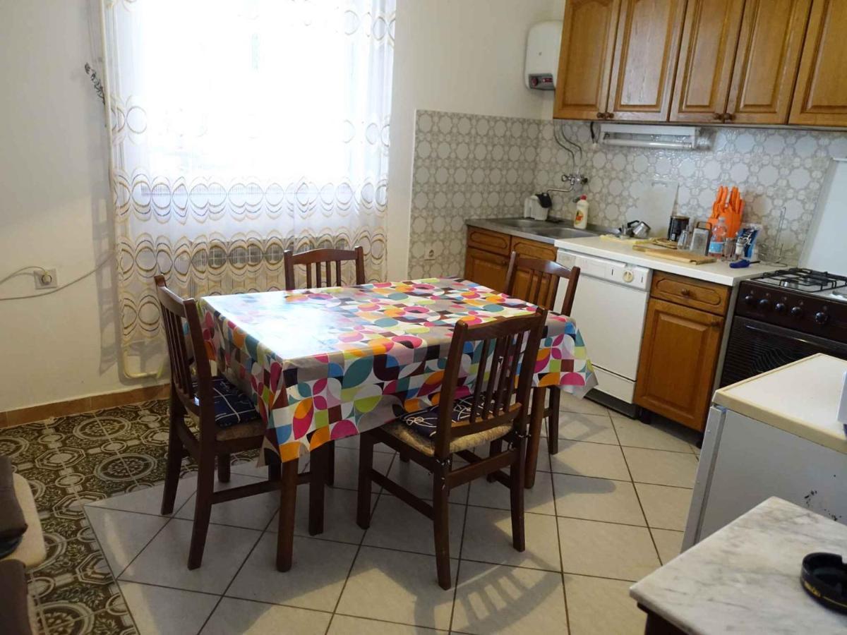 Apartment In Omisalj - Insel Krk 39736 ภายนอก รูปภาพ