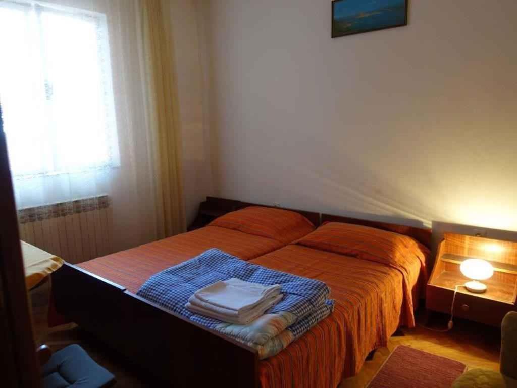 Apartment In Omisalj - Insel Krk 39736 ภายนอก รูปภาพ