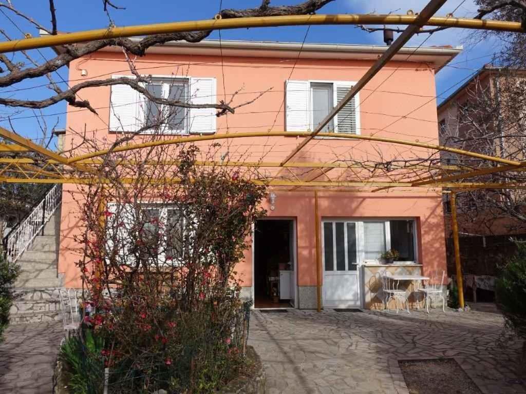 Apartment In Omisalj - Insel Krk 39736 ภายนอก รูปภาพ